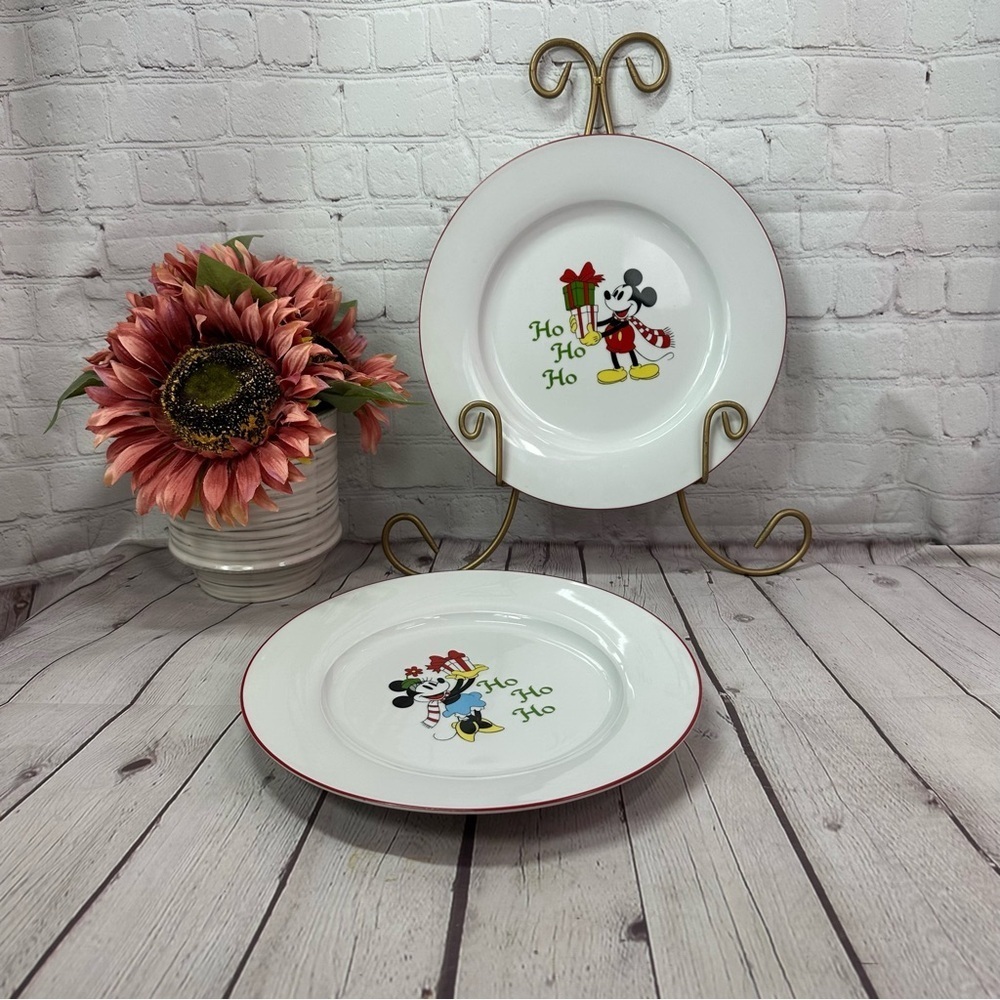 Disney mickey minnie mouse Mickey's vintage holiday plate set of 2 christmas